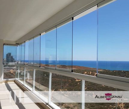 Wirtschaftlicher Glasbalkon Status Optima